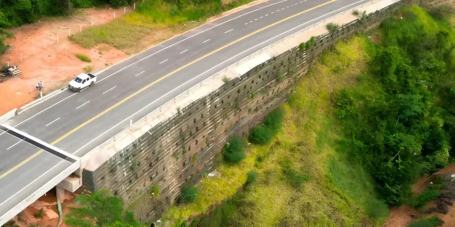 Illustrative image of MSE (Mechanically Stabilized Earth) wall design in Bunbury